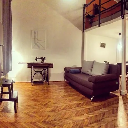 Kis Aldebaran A Little Jewel In The Center Of