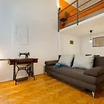 아파트 Kis Aldebaran A Little Jewel In The Center Of